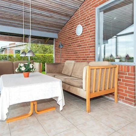 Tranquil Retreat In Hejlsminde-by Traum